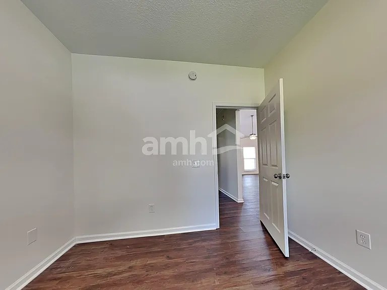 632 Stonebridge Cir — Photo 19