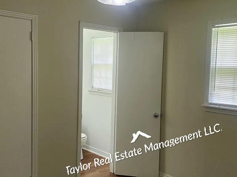 110 Doris Ln #B — Photo 2
