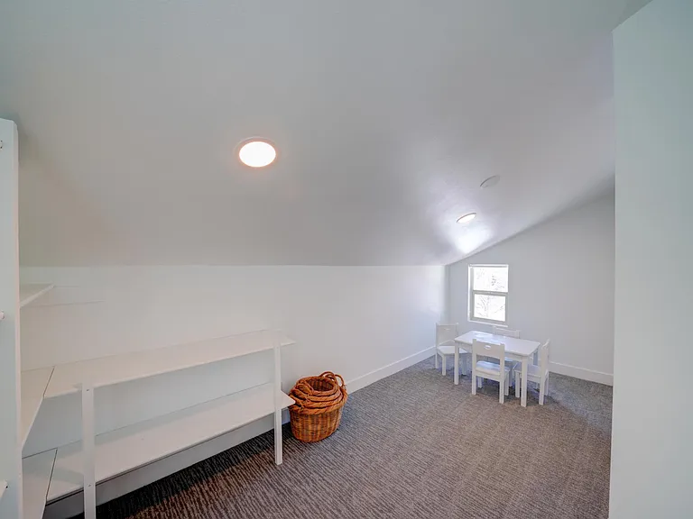 124 Parkway — Photo 21