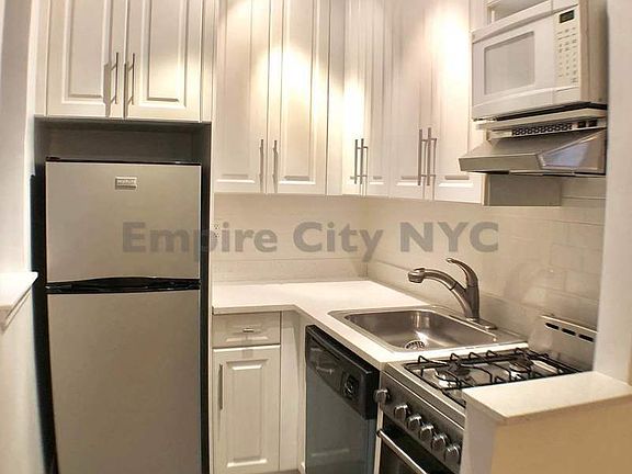 3rd image of 323 E 83rd St APT 4C