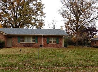 109 W Loma Vista Dr, Jeffersonville, IN 47130