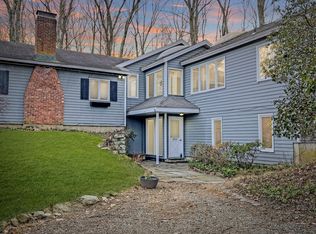 854 Valley Rd, New Canaan, CT 06840