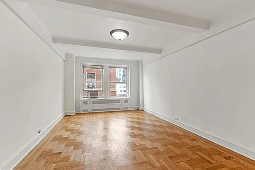 433 W 34th St #14-D Photo 1