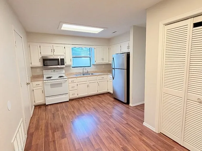 2607 Purdue Cir — Photo 4