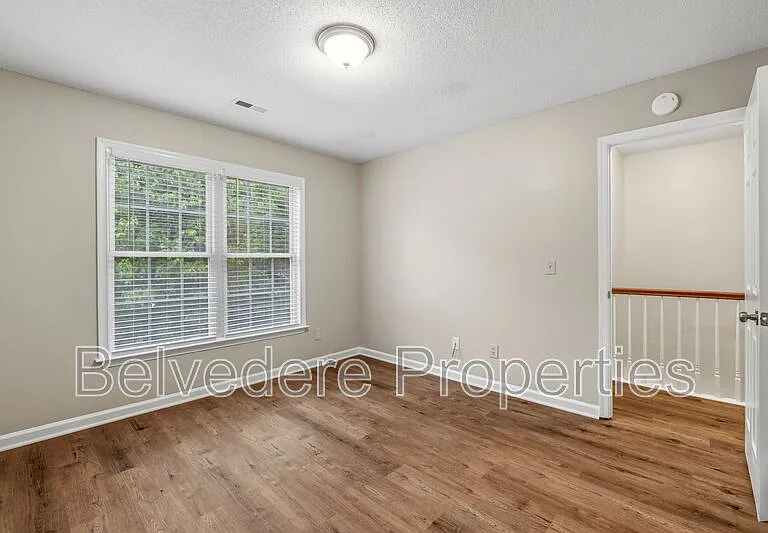 2320 Meadow Gate Dr — Photo 19