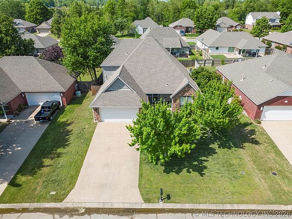 3rd image of 8133 Forrest Glenn Rd