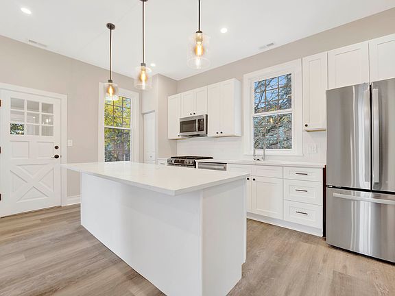 4th image of 33 N Brainard Ave APT 2