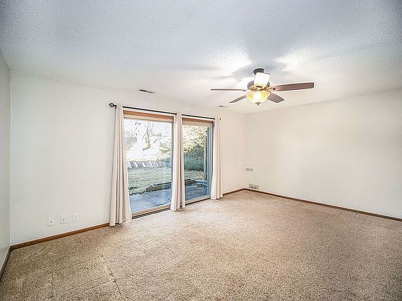 5th image of 3352 Neerpark Dr