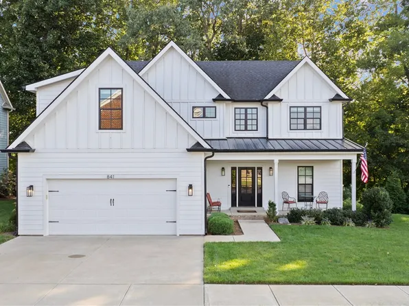 841 Creekside Ln, Bowling Green, KY 42103