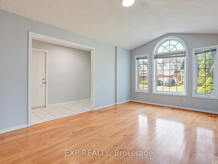 163 Daimler Dr — Photo 9