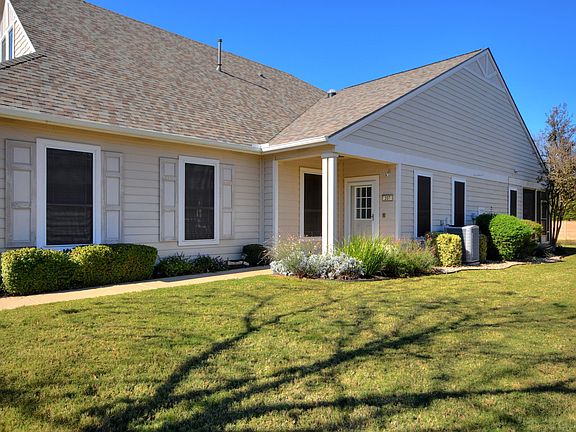 2nd image of 207 Essex Ln