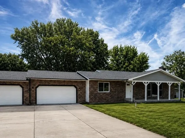 208 Farmwood Ln, La Porte, IN 46350