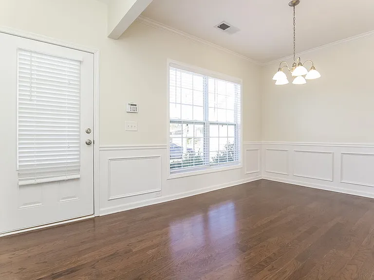 815 Forsythia Way — Photo 5