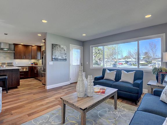 4th image of 1536 Murre Ln