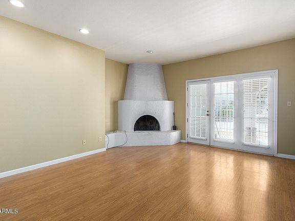 3rd image of 5200 S Lakeshore Dr APT 106