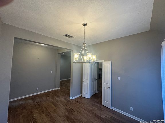 5th image of 13711 Auburn Oaks