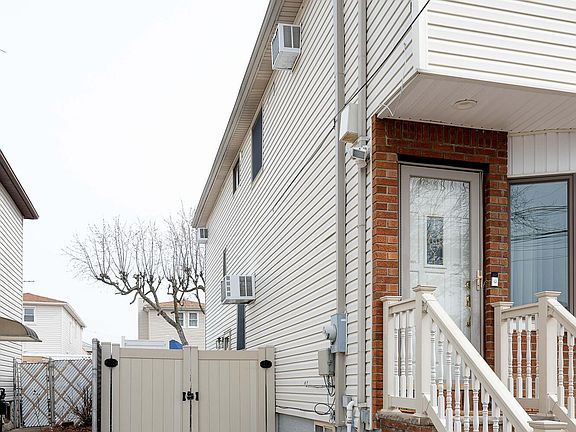 3rd image of 301 Fairbanks Ave