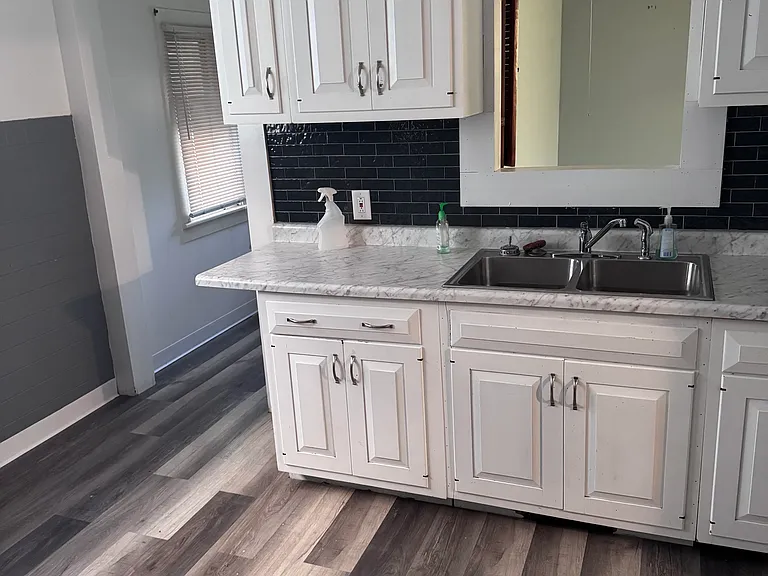 1495 W Macon St — Photo 7