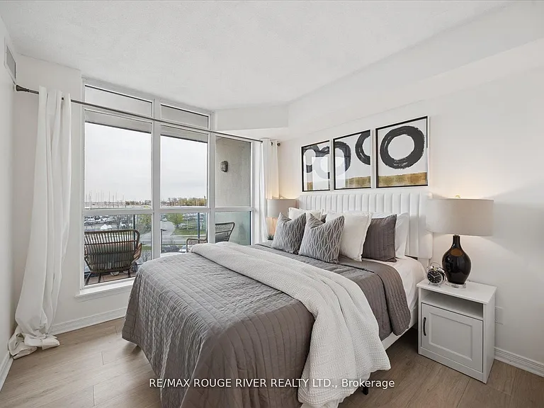 340 Watson St W #305 — Photo 16