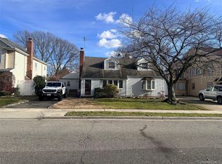 753 Wyngate Drive W, Hempstead, NY 11580