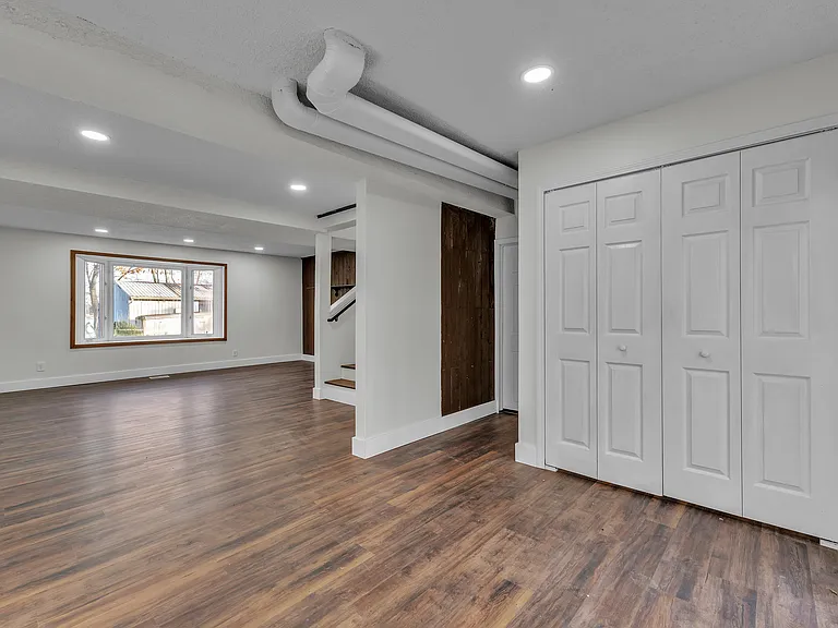 8165 Leonard Dr — Photo 45