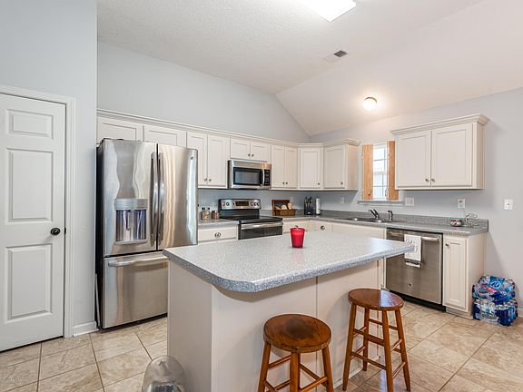 5th image of 9930 White Poplar Dr