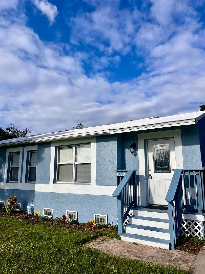 Charming 3-Bedroom Home in a Convenient Tampa Location! — Photo 1