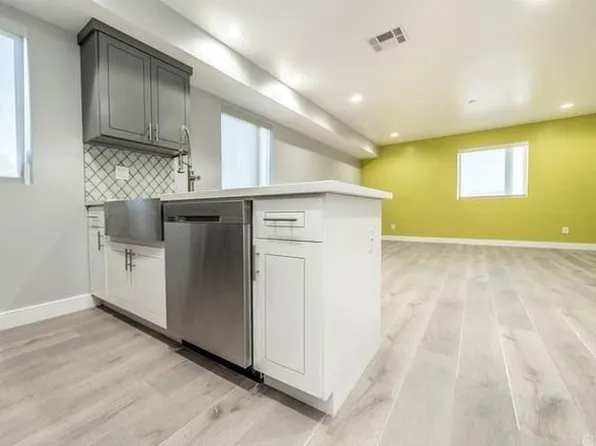 4820 Saint Charles Pl, Los Angeles, CA 90019