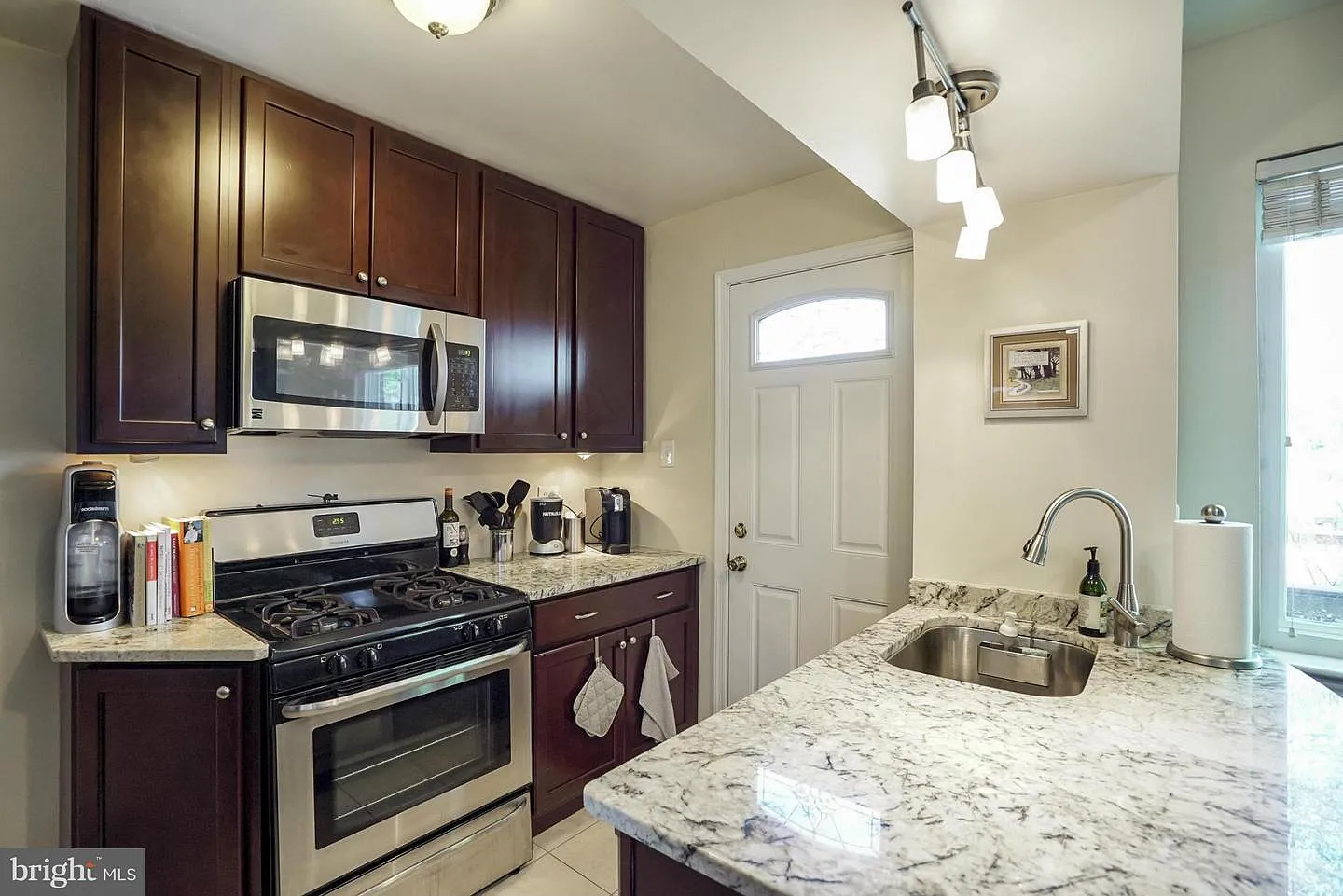 2 bed, 1248 sqft, $3,275 — Photo 3