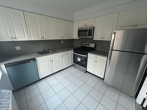 3rd image of 69-5A 186th Ln #I