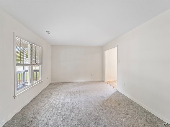 4th image of 125 Courtside Dr