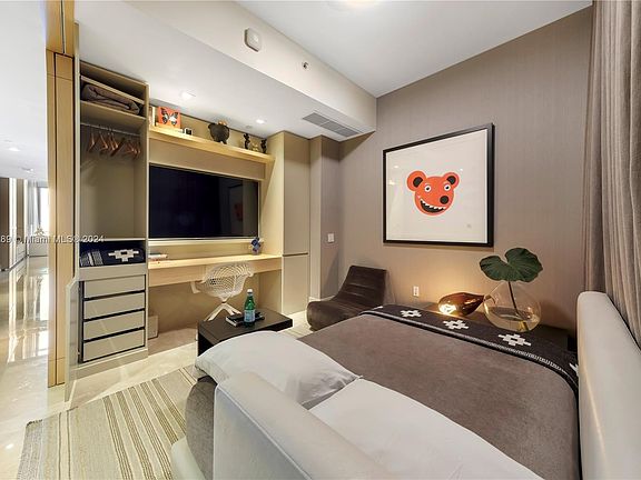 5th image of 1100 Biscayne Blvd Unit 4705