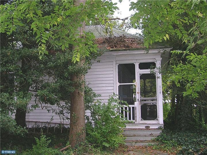 2nd image of 117 Gibbs Ave