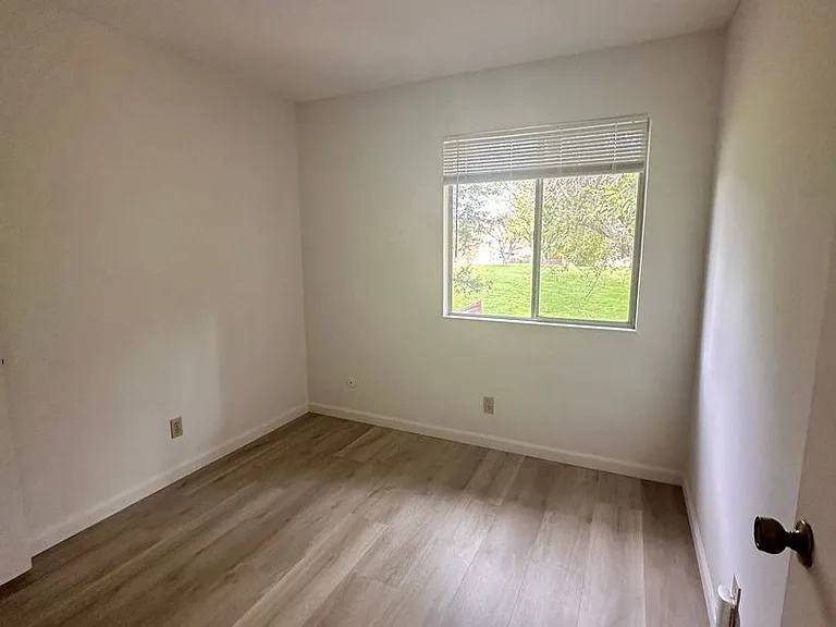 2084 Alta Loma St — Photo 24