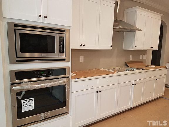 3rd image of 561 Rockport Dr