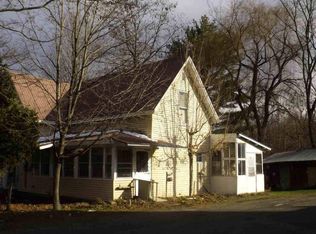 48 Factoryville Rd, Crown Point, NY 12928