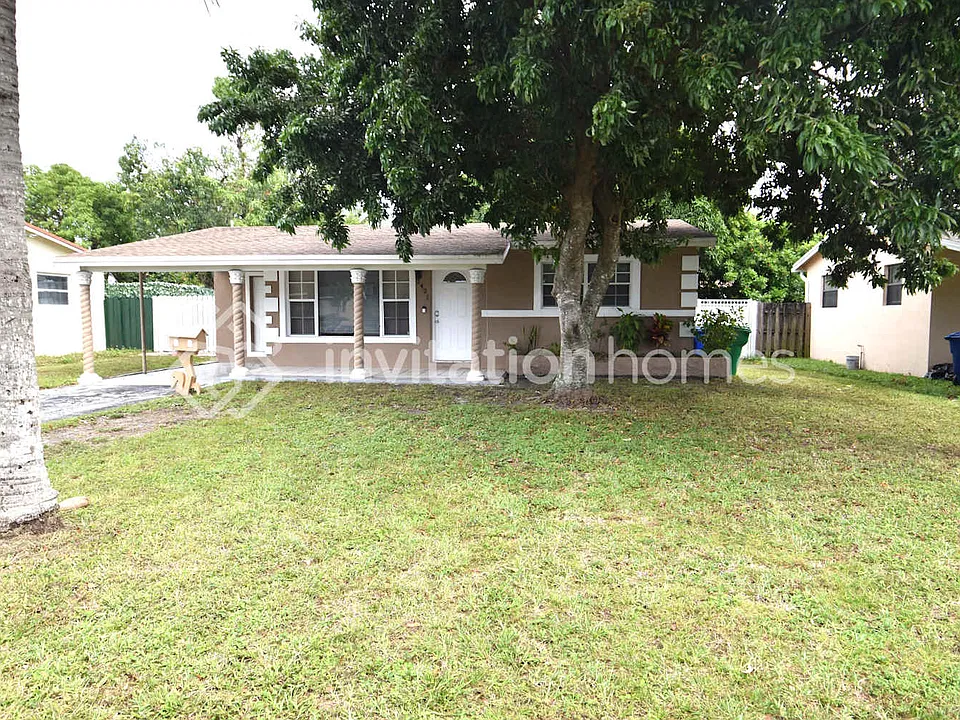 2421 Largo Dr