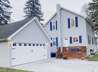 30 Brown St, Croswell, MI 48422
