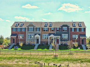3245 Coral Ln, Glenview, IL