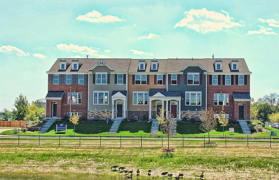 3245 Coral Ln photo 1