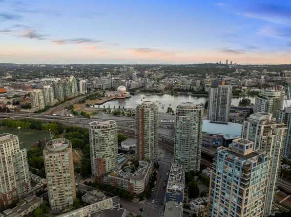 688 Abbott St #1802, Vancouver, BC V6B 0B9