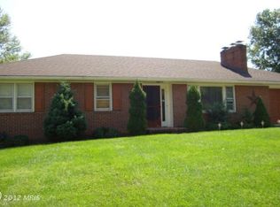 19713 Scott Hill Dr, Hagerstown, MD 21742