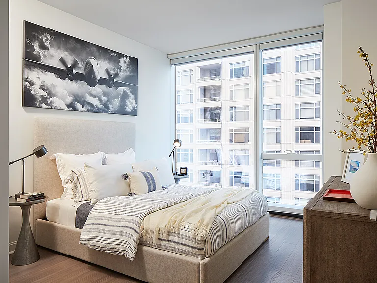 500 Lake Shore Drive — Photo 249