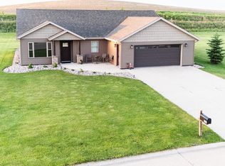 131 W Bay Rd, Lake Park, IA 51347