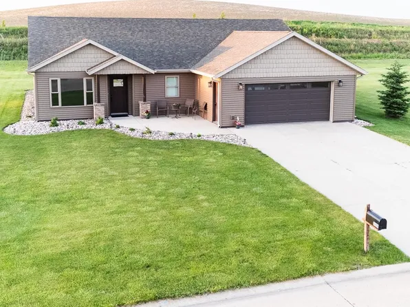 131 W Bay Rd, Lake Park, IA 51347