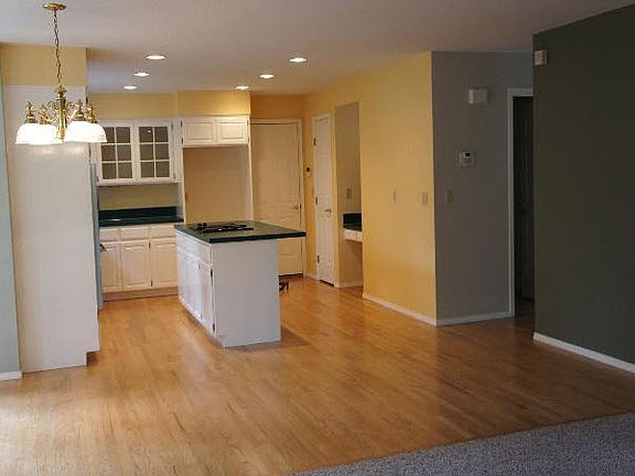 4th image of 14516 NE 49th Cir