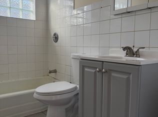 2255 119th St APT 2, Blue Island, IL 60406