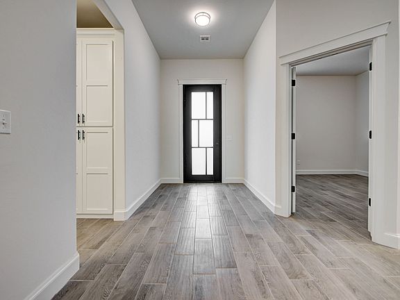 5th image of 3019 Pescara Dr