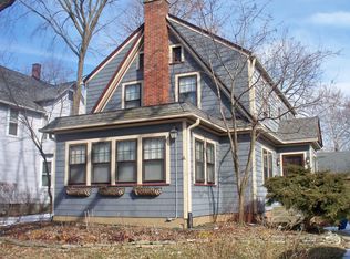 204 S Commonwealth Ave, Aurora, IL 60506