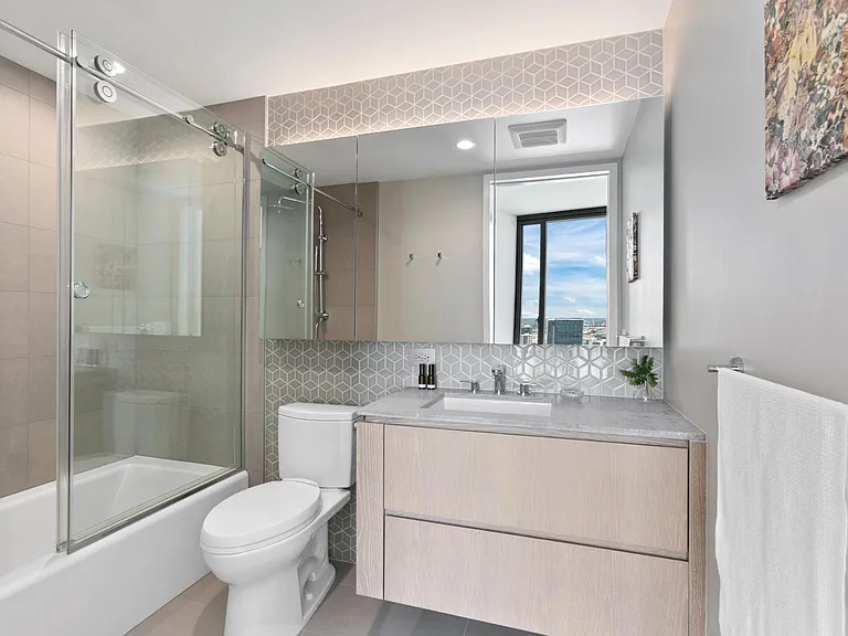 1000 Auahi St #Penthouse 4103 — Photo 8